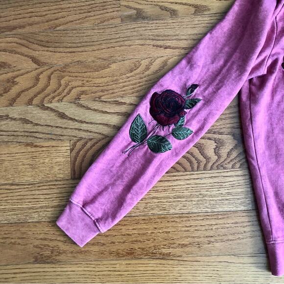 BLIND ROOSTER “Ideal Place”  Asian Red Rose Embroidered Sweatshirt Men’s M NWT - Picture 5 of 10